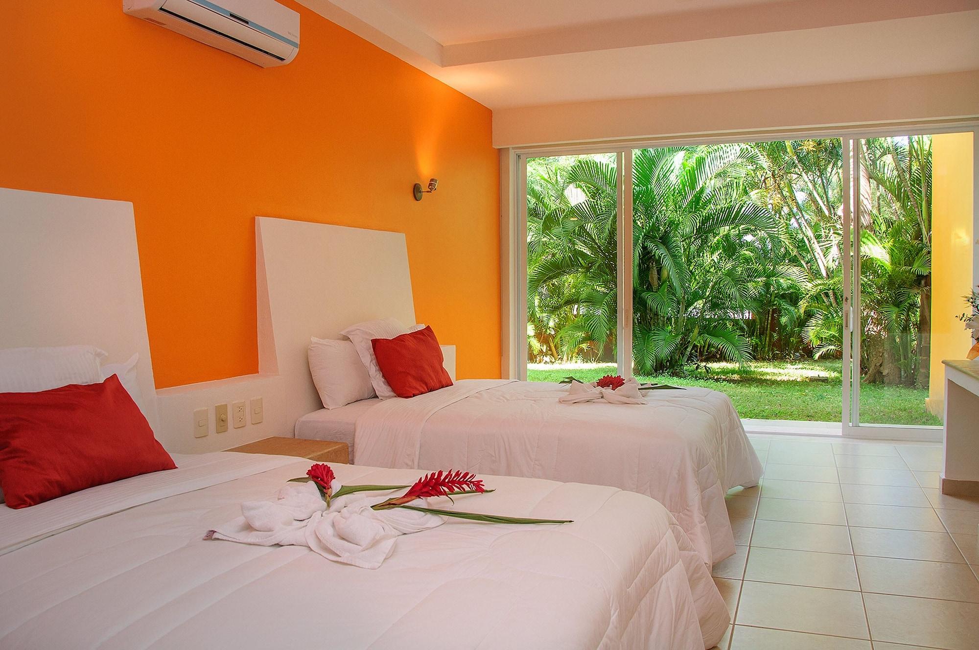 Hotel Ixzi Plus Ixtapa  Eksteriør billede