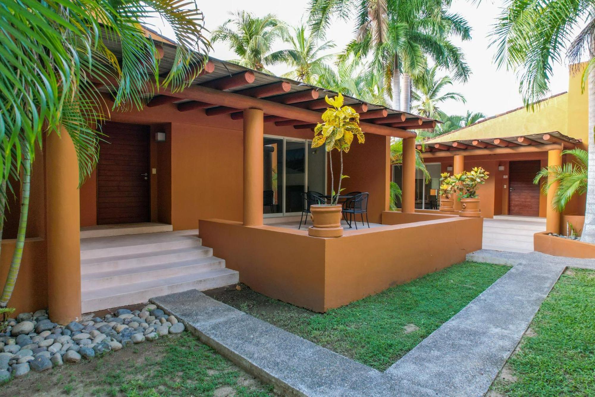 Hotel Ixzi Plus Ixtapa  Eksteriør billede