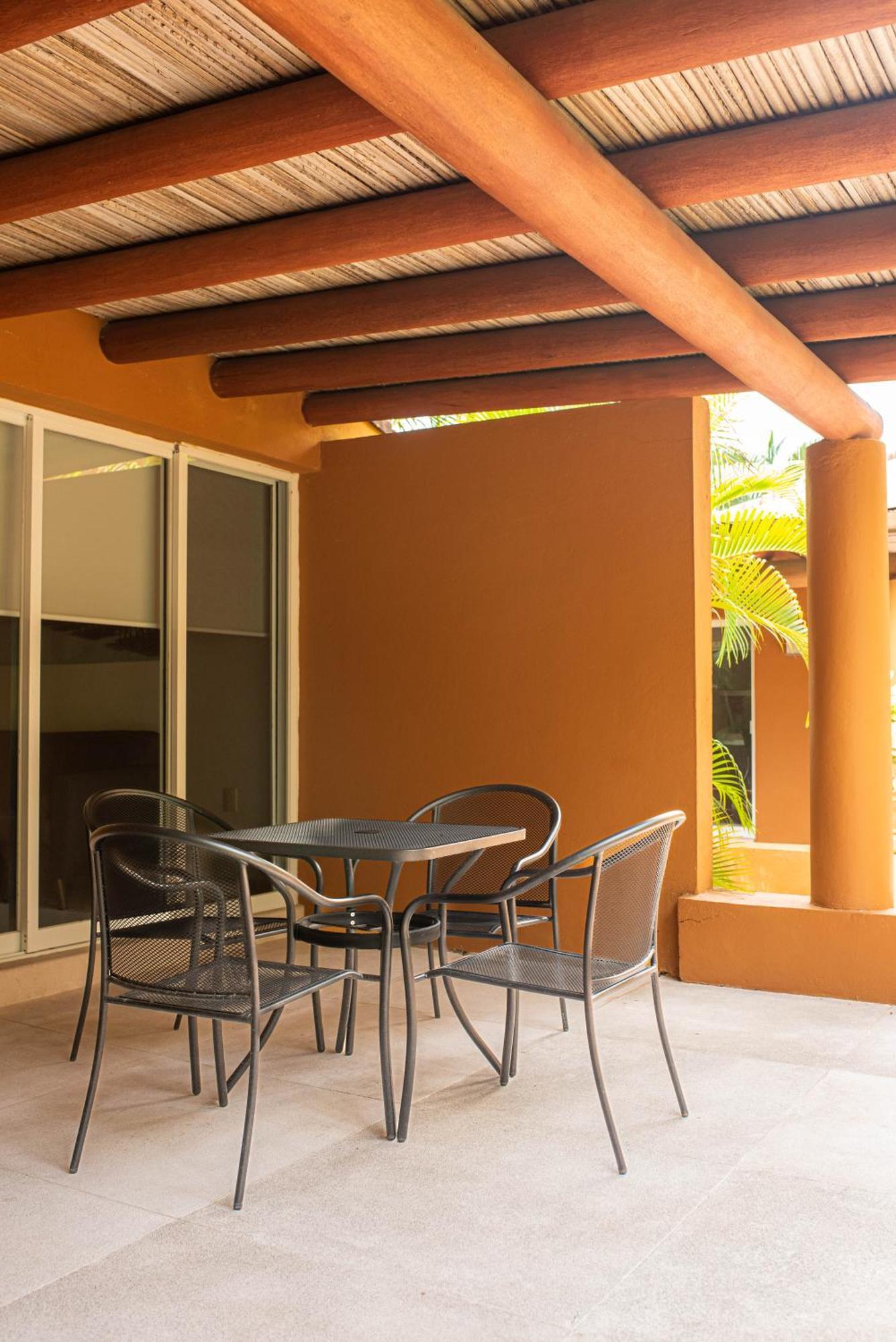 Hotel Ixzi Plus Ixtapa  Eksteriør billede