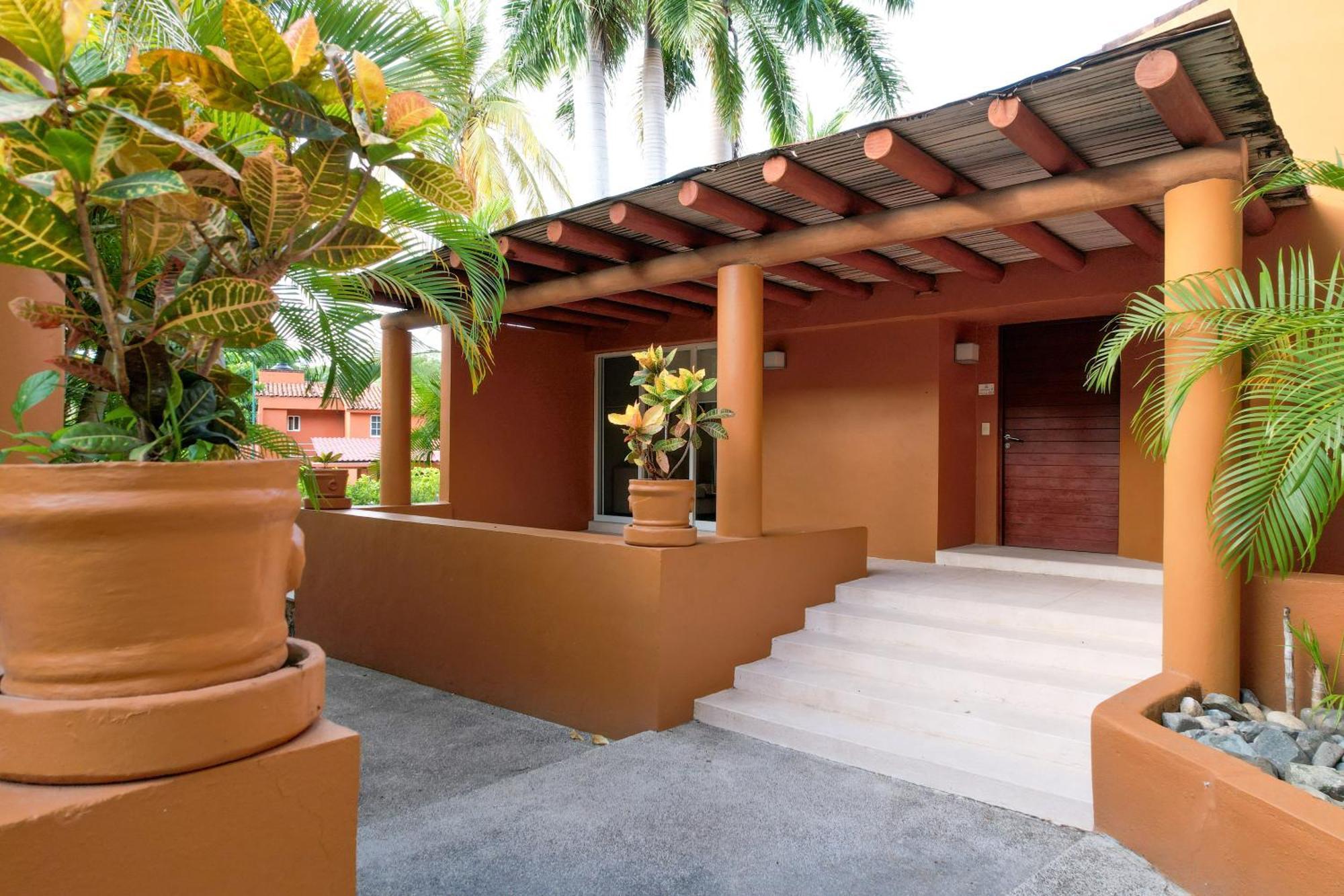 Hotel Ixzi Plus Ixtapa  Eksteriør billede