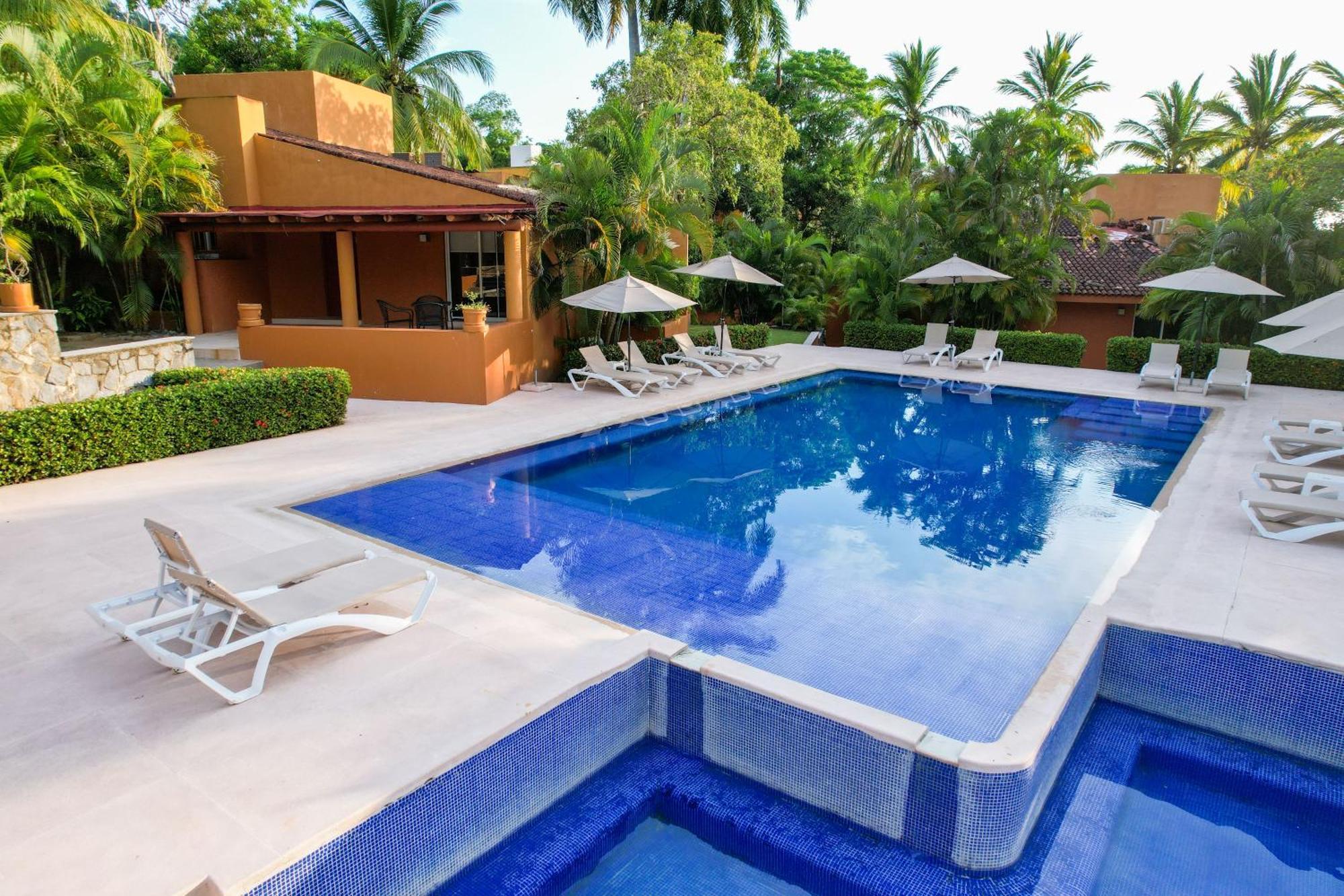 Hotel Ixzi Plus Ixtapa  Eksteriør billede