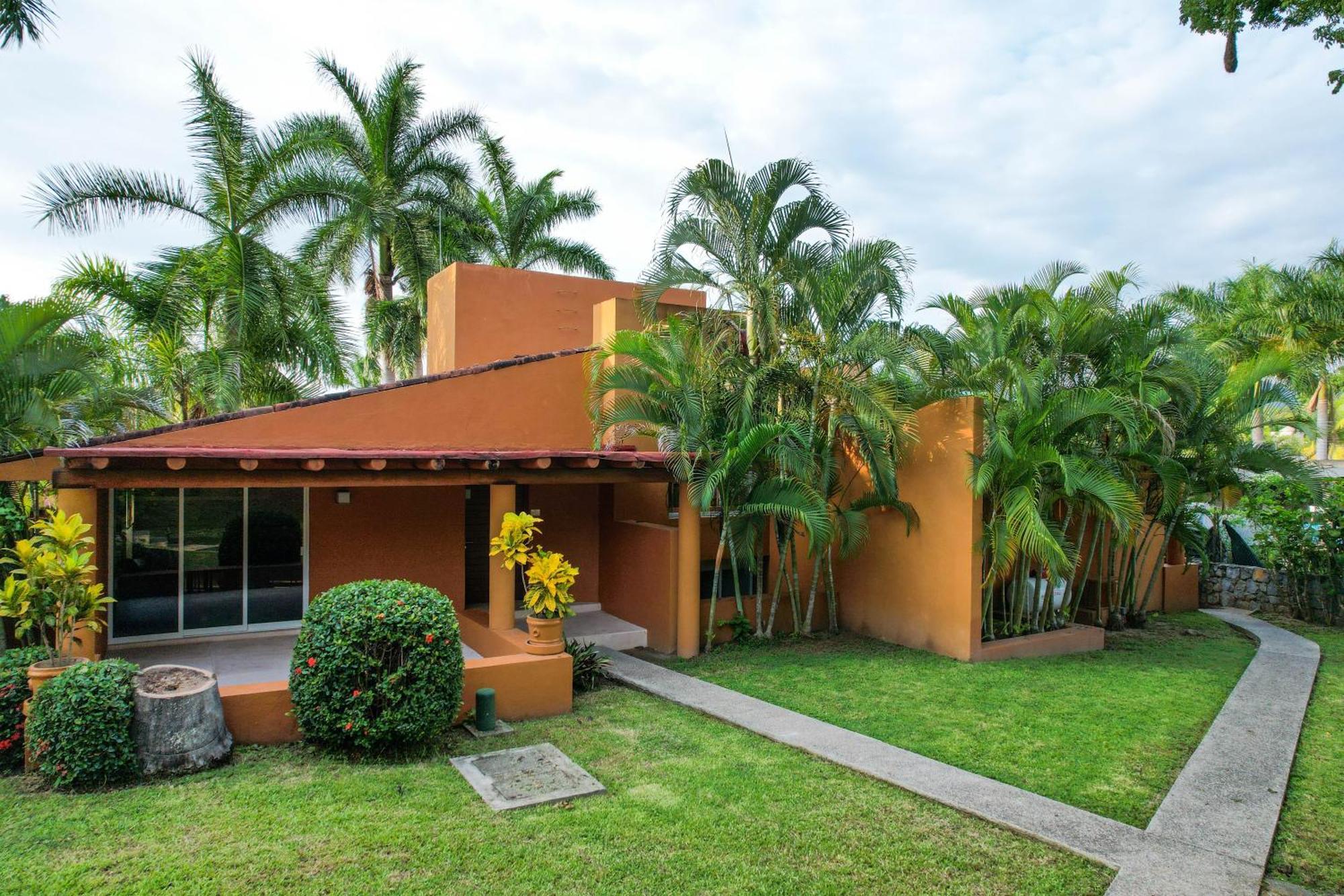 Hotel Ixzi Plus Ixtapa  Eksteriør billede